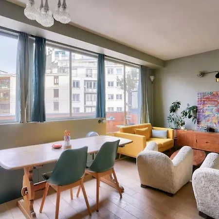 Superbe T2 Avec Balcon Proche De La Tour Eiffel * Paris